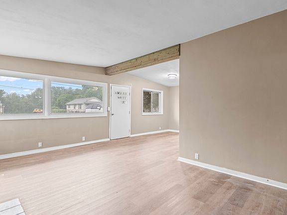 4th image of 1111 Bruns Ln