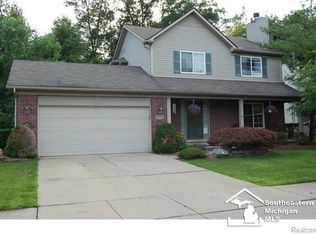 21776 Hildebrandt Dr, Flat Rock, MI 48134