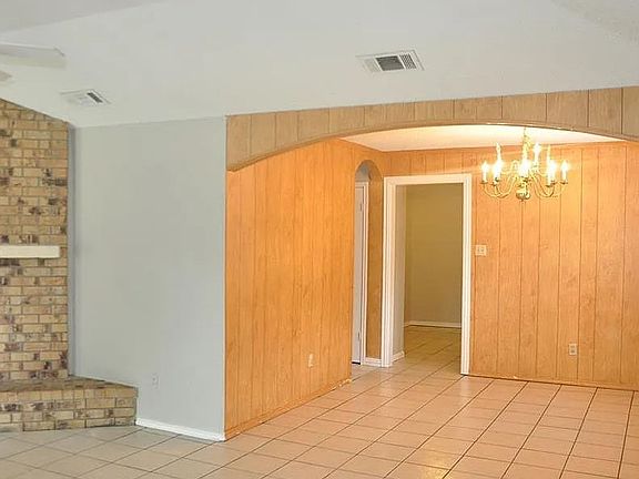 3rd image of 2436 Trenton Dr