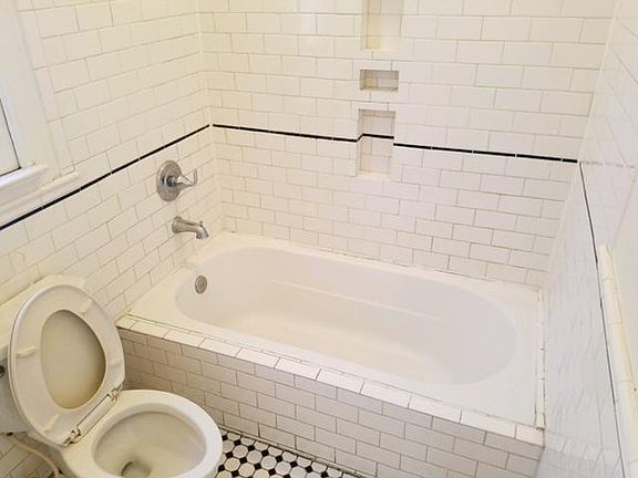 4th image of 1018 N Serrano Ave