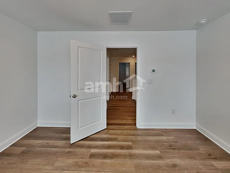 1048 Highland St — Photo 14