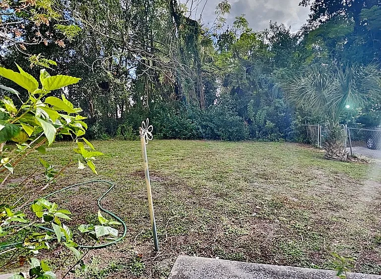 1921 Truman Rd — Photo 15