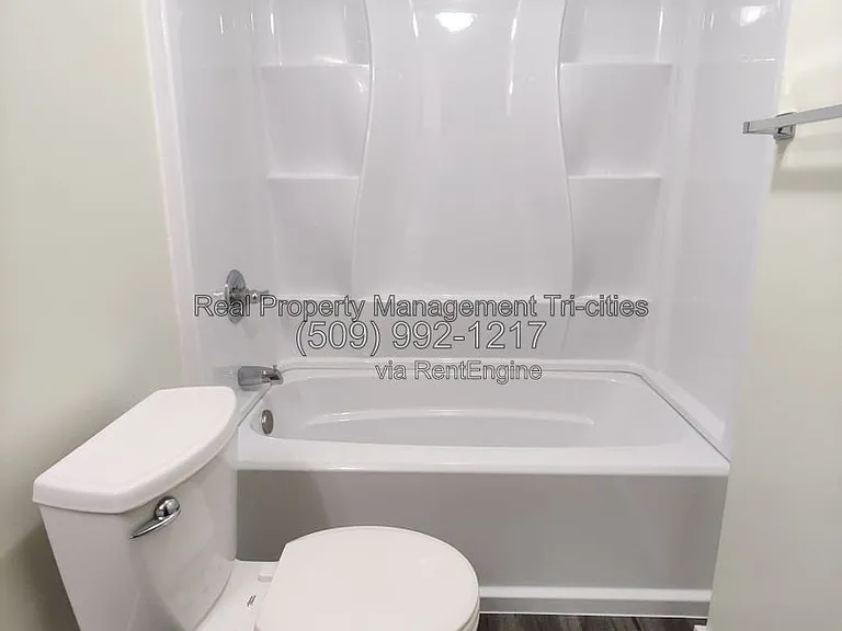 3002 W Snow Ln — Photo 10