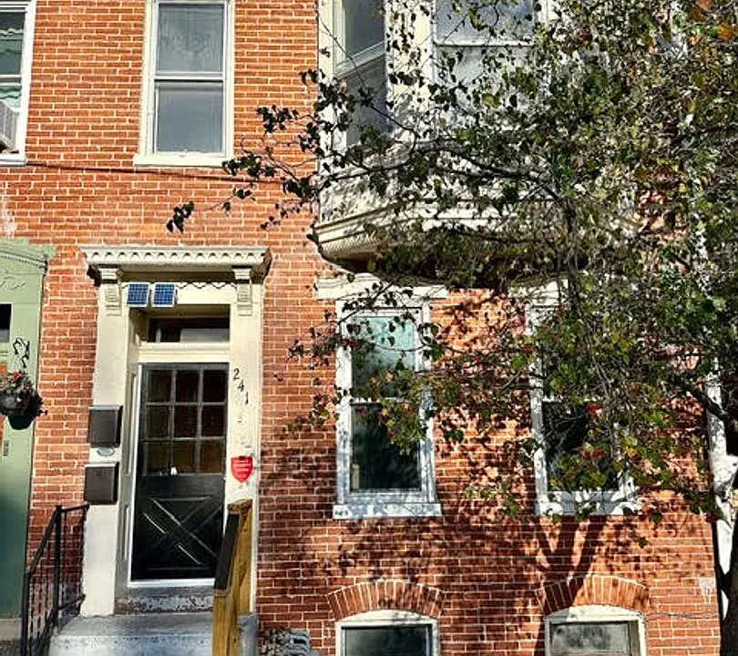 241 N Newberry St #2