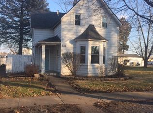 216 S Maple St, Momence, IL 60954