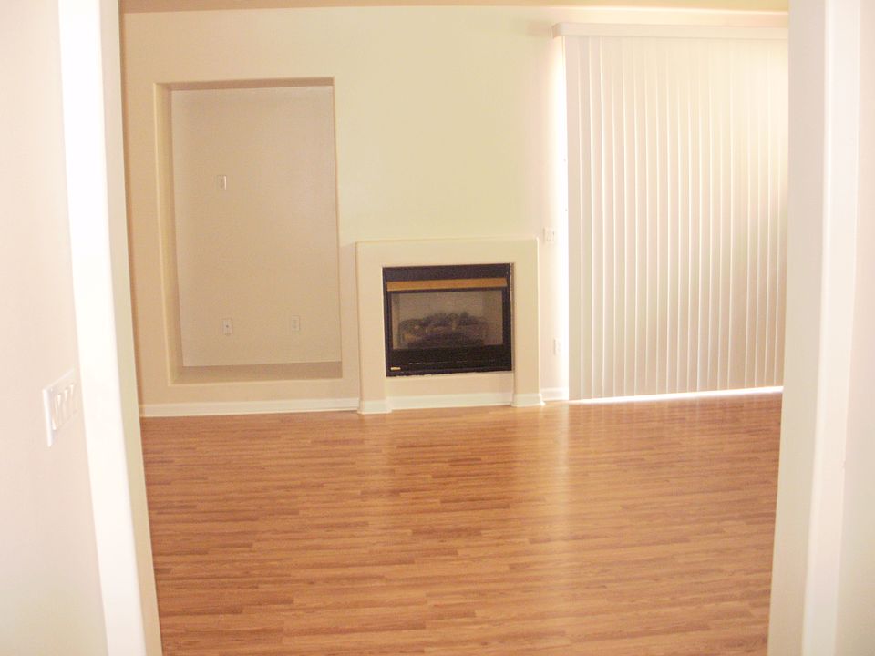 2nd image of 1973 Gladstone Way
