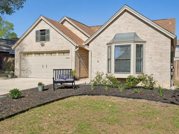 305 Hornbean Ln, Cibolo, TX 78108