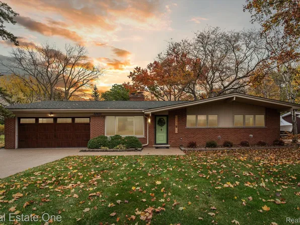 28425 Southpointe Rd, Grosse Ile, MI 48138
