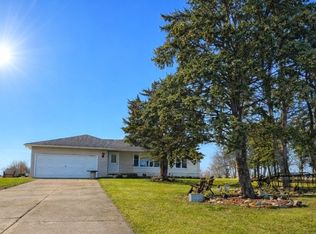 17954 E 10500n Rd, Grant Park, IL 60940