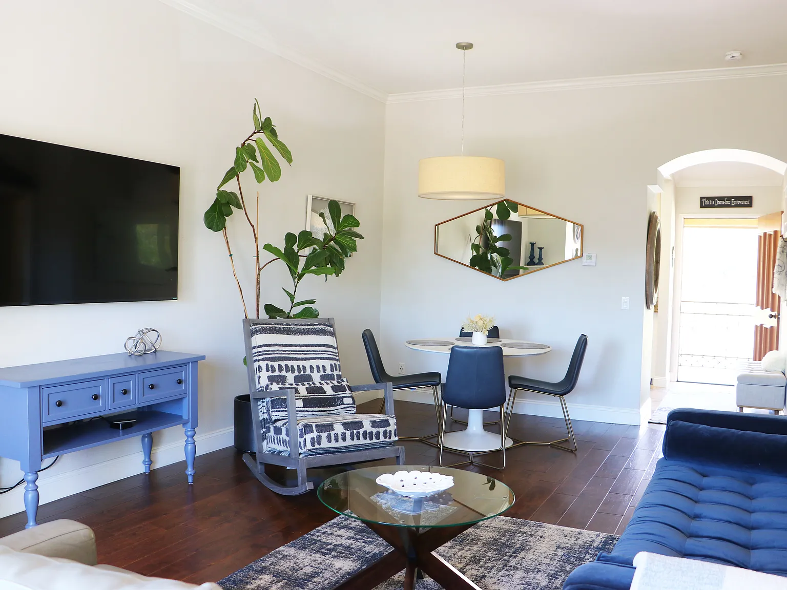1 bed, 800 sqft, $3,100 — Photo 3