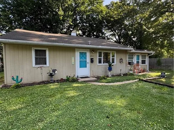 2019 Barkley Ln, Saint Joseph, MO 64501