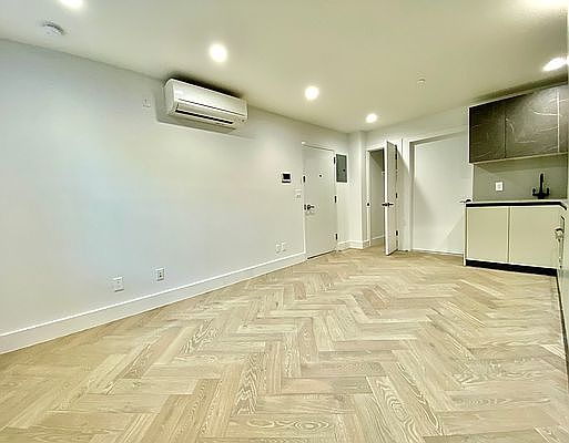 4th image of 177 Herkimer St #A