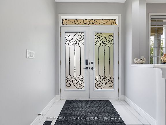 5th image of 54 Lockburn Cres