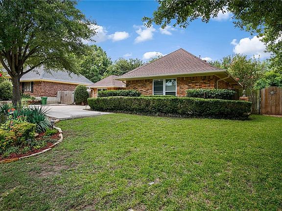 2nd image of 6525 Lake Side Cir