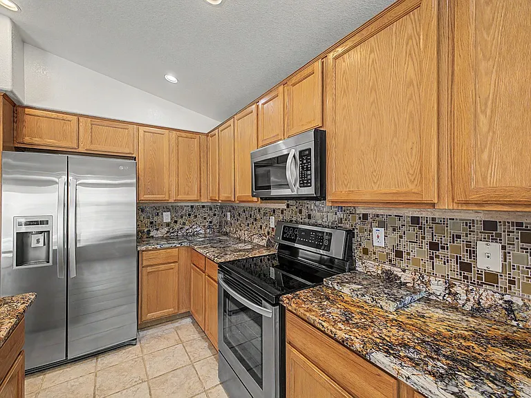 17807 N Juneberry Dr — Photo 15