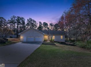 8993 Dornoch Cir, Winston, GA 30187