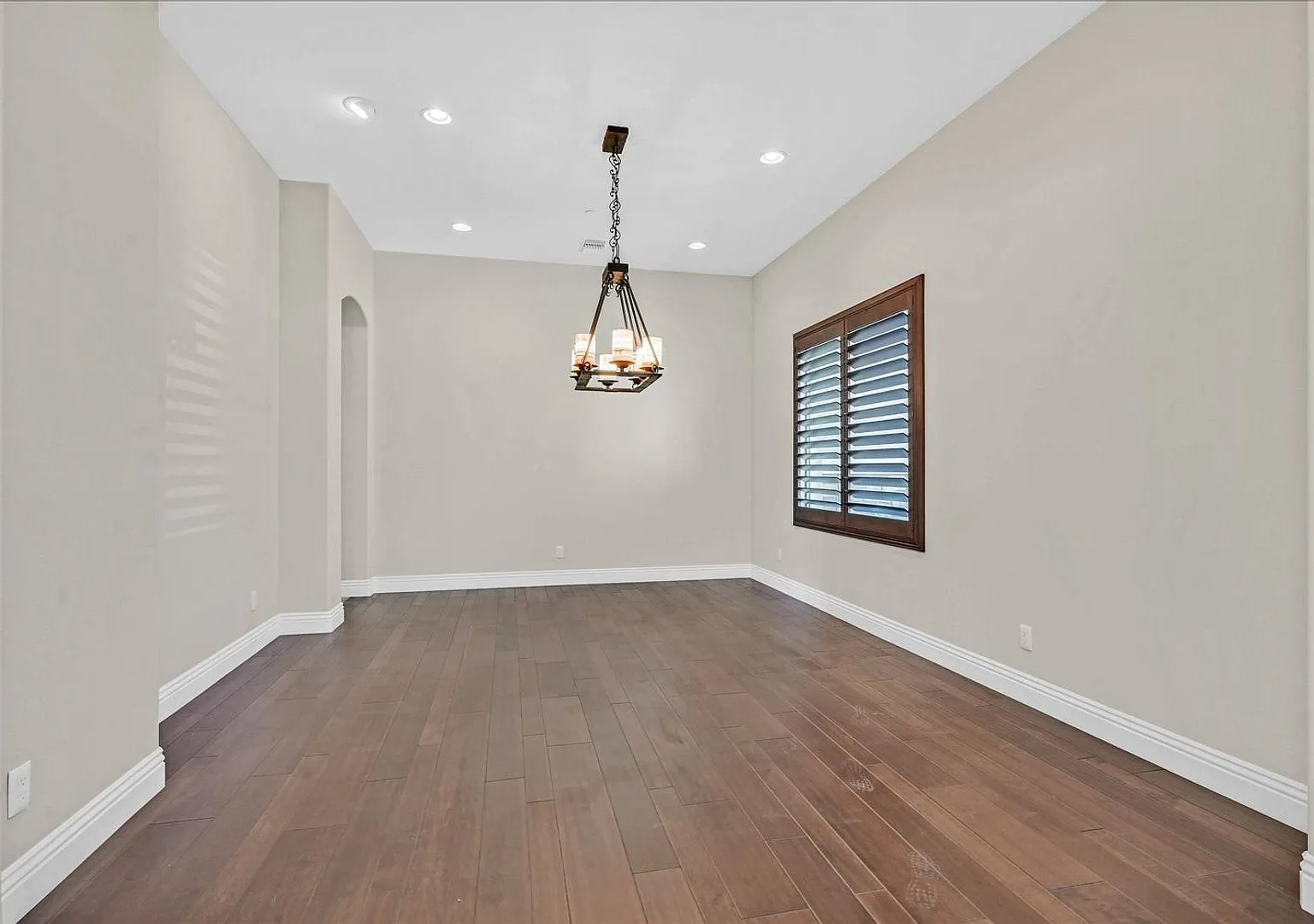 Custom Luxury Home with Strip and Mountain Views! — Photo 4