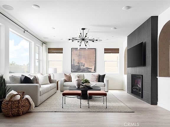 4th image of 8634 Toyon St