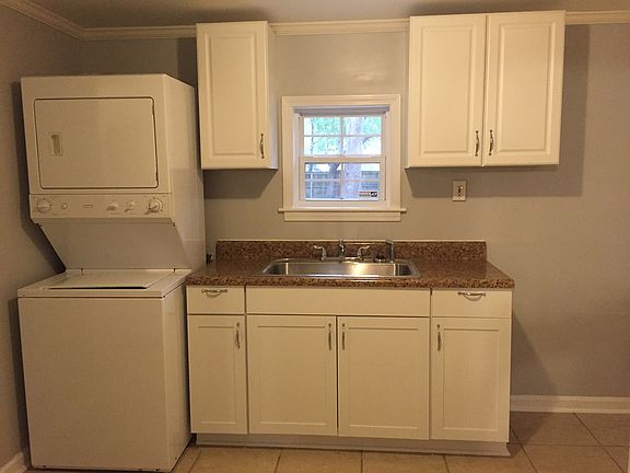 Kitchen Sink & Washer/Dryer