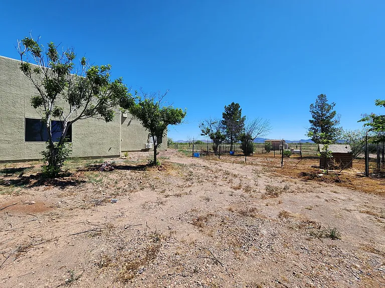 1050 W Rochin Rd — Photo 58