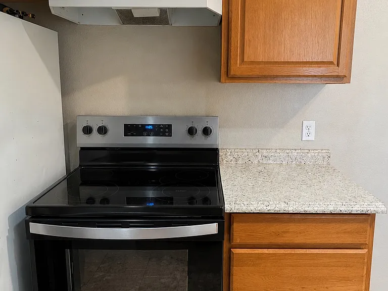 516 E Norris Dr — Photo 4