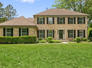 600 Brookstone Rd, Grayslake, IL 60030