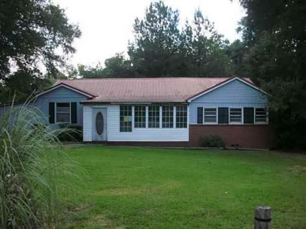 307 Ellenwood Dr, Bowdon, GA 30108
