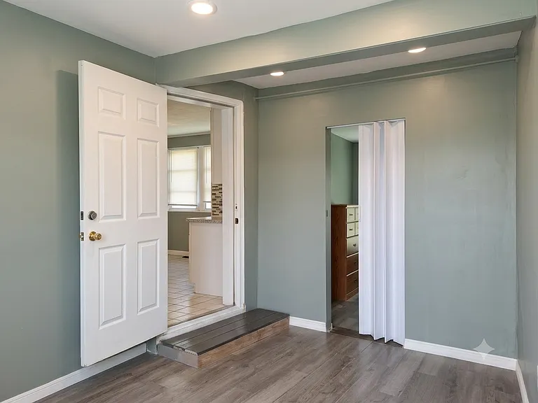 164 Tradewinds Dr NW #B — Photo 2