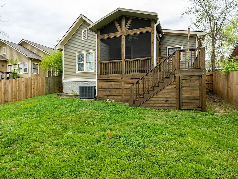 1110 Fatherland St — Photo 28
