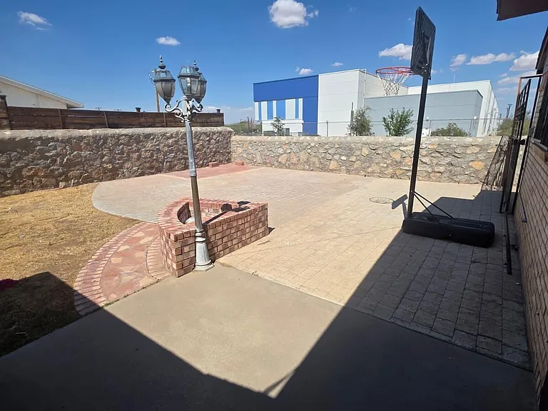 4825 Rolling Stone Ave — Photo 15