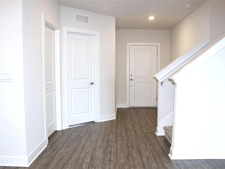 30600 Thunderbird Dr — Photo 33