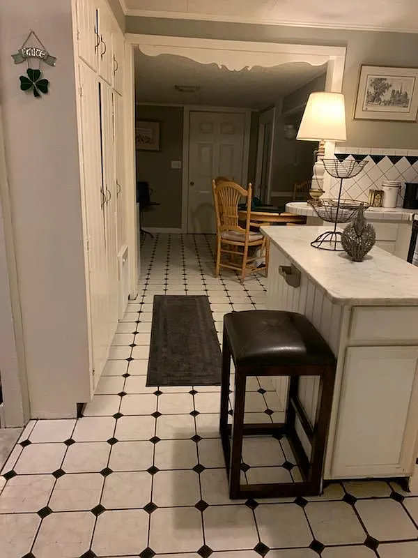 2 bed, 1.0 bath, 1000 sqft, $1,800 — Photo 2