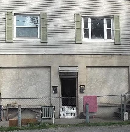 2nd image of 403 26th St W #A