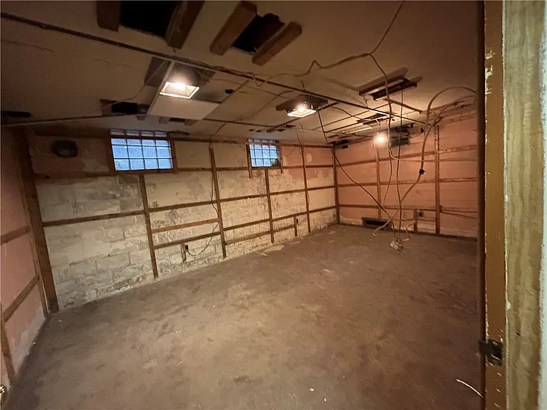 4825 Butler St — Photo 13