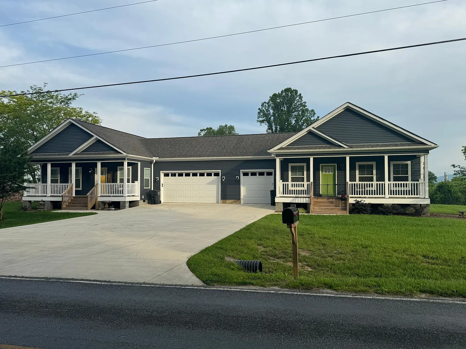 2095 Orchard Rd — Photo 2