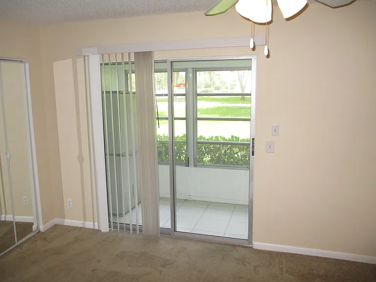 506 Mansfield Dr #M — Photo 28