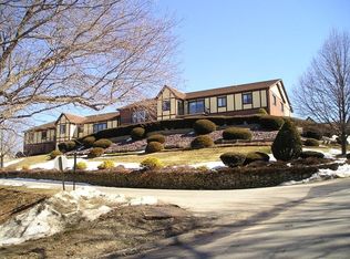 17 Rainbow Pond Dr APT B1, Walpole, MA 02081