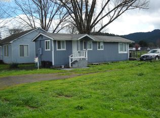 174 E Everett Ave, Sutherlin, OR 97479