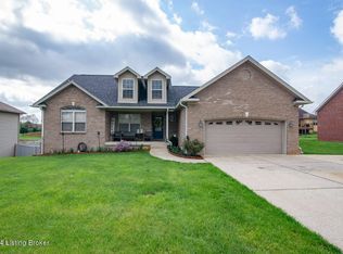 127 E Piedmont Dr, Vine Grove, KY 40175