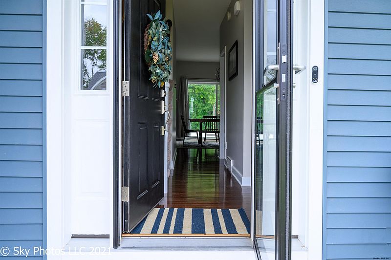3rd image of 217 PARK RIDGE Drive