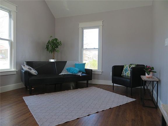 2nd image of 4 W Piankishaw St