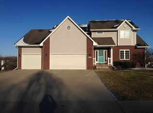 6739 Eagle Ridge Dr, Johnston, IA 50131