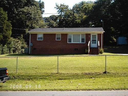 1st image of 2826 Douglas Dr