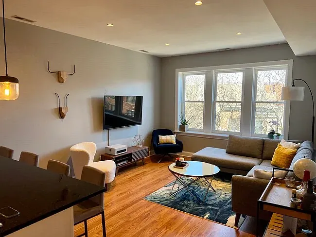 1515 W Cullom Ave #3 — Photo 3