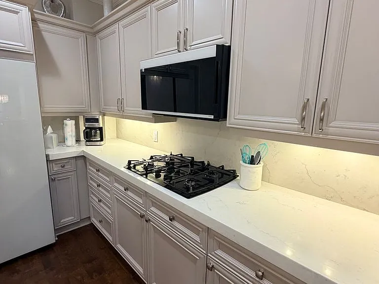 300 Grandview Ct #323 — Photo 22