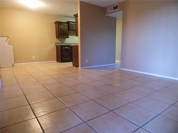 5th image of 5236 Carousel Dr APT 3