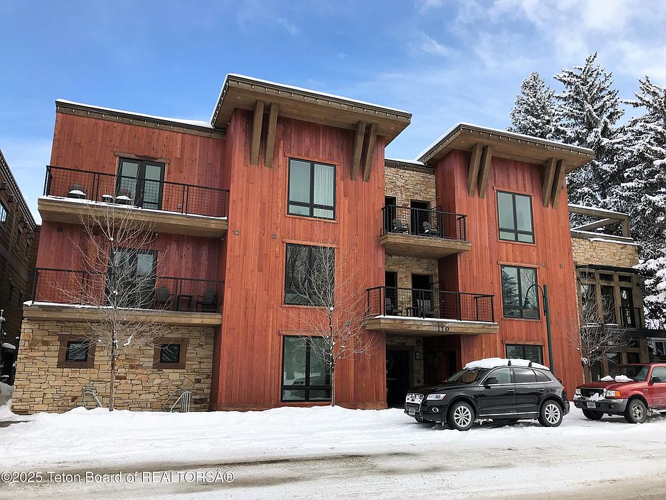 1st image of 170 N Millward St #305