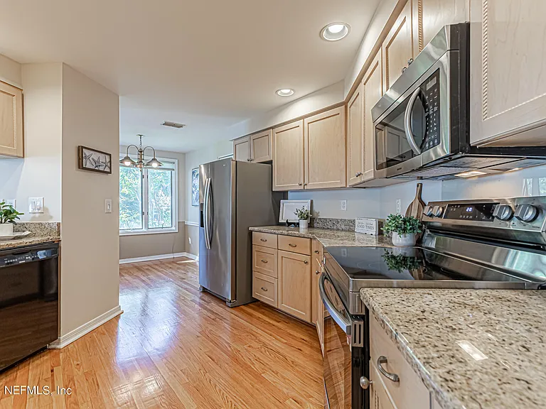 2099 Winterbourne Dr W #308 — Photo 44