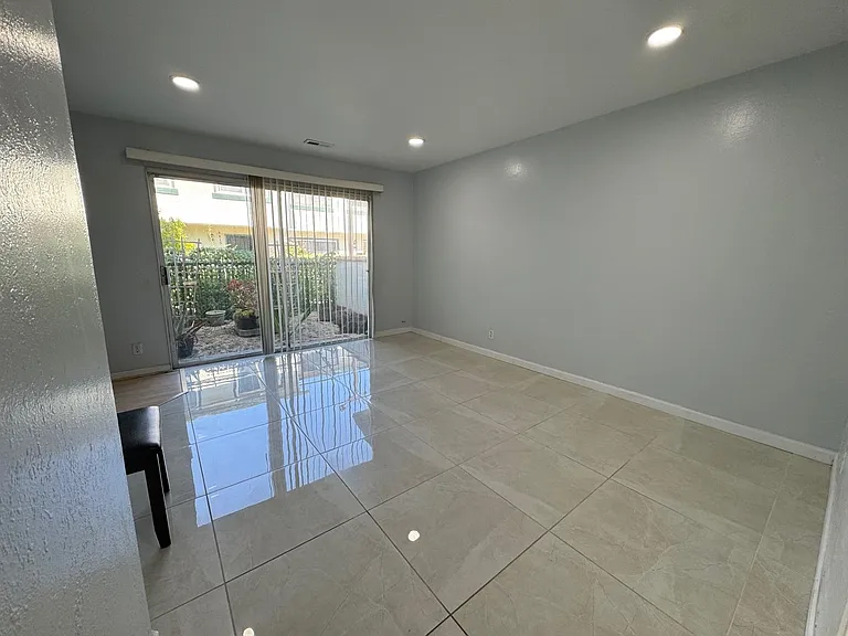 4428 Viejo Way — Photo 3