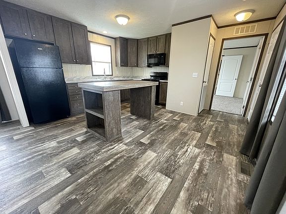 4th image of 38000 Le Chateau Blvd #412
